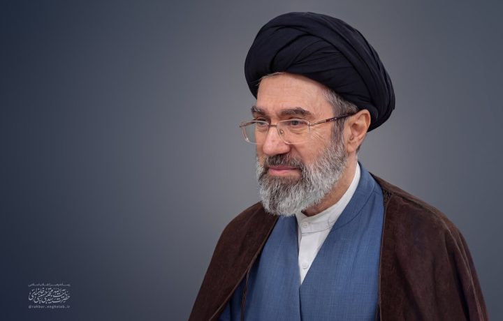 غلبه بر دشمن متجاوز و مسلّح با هوشیاری و ایستادگی ملّی