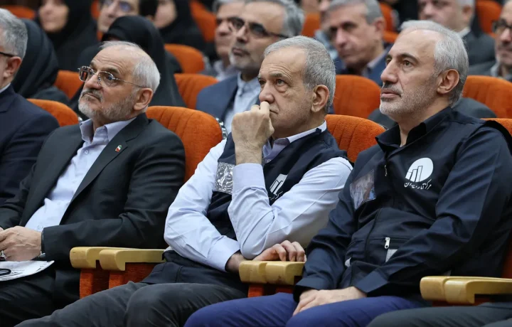 پوشش متفاوت پزشکیان در آیین آغاز سرشماری نفوس و مسکن