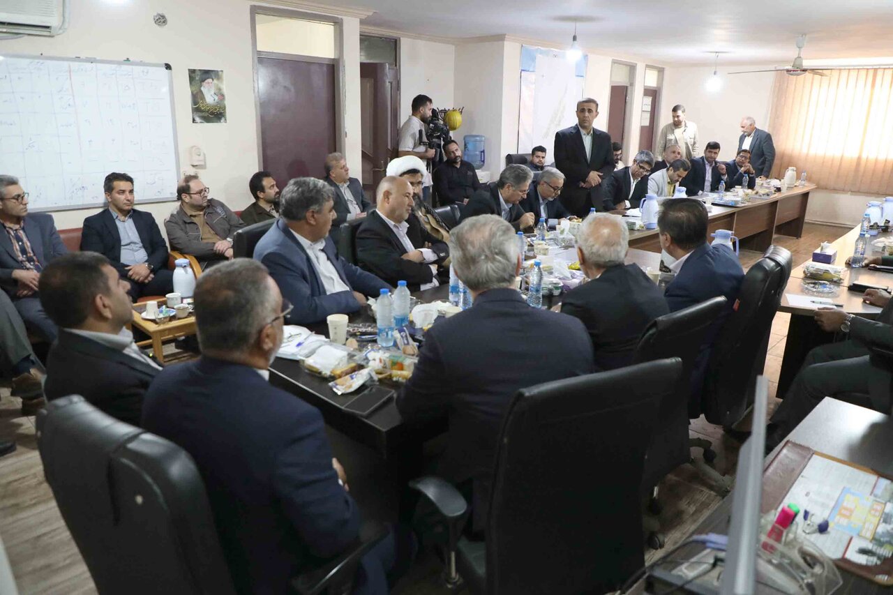 تعیین مهلت ۱۰ روزه برای حل مشکل بیمه و بازنشستگی کارگران معدن زغال سنگ تخت